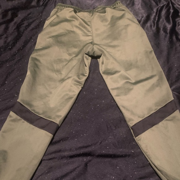 Boys Classic Jogger Set Green/Black glow in the dark jogger jacket Size 10/12 - Picture 4 of 8